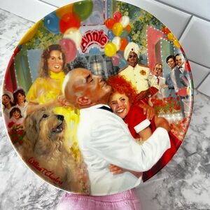 Vintage William T. Chambers “Annie and Daddy Warbucks: The Finale” Plate